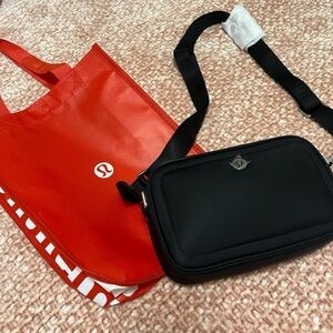 Black lululemon camera crossbody bag